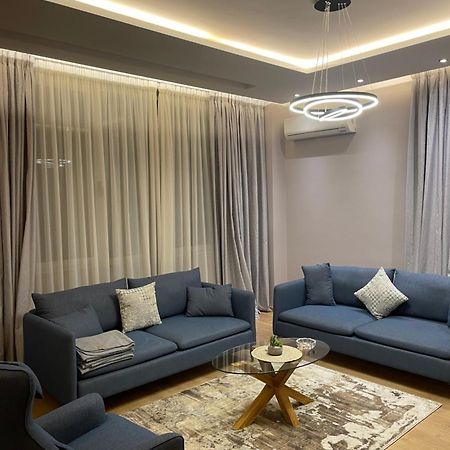 Lux Apartment Тирана Екстер'єр фото