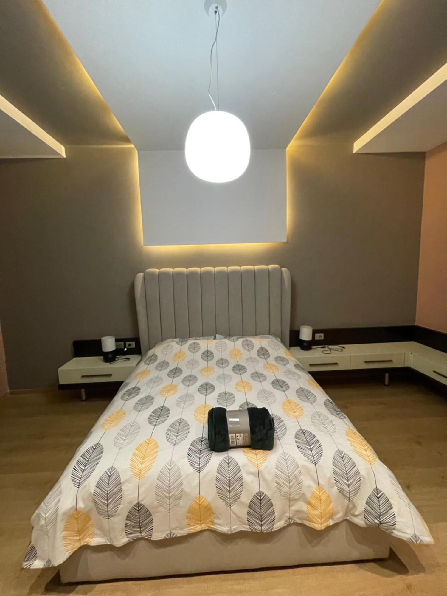 Lux Apartment Тирана Екстер'єр фото